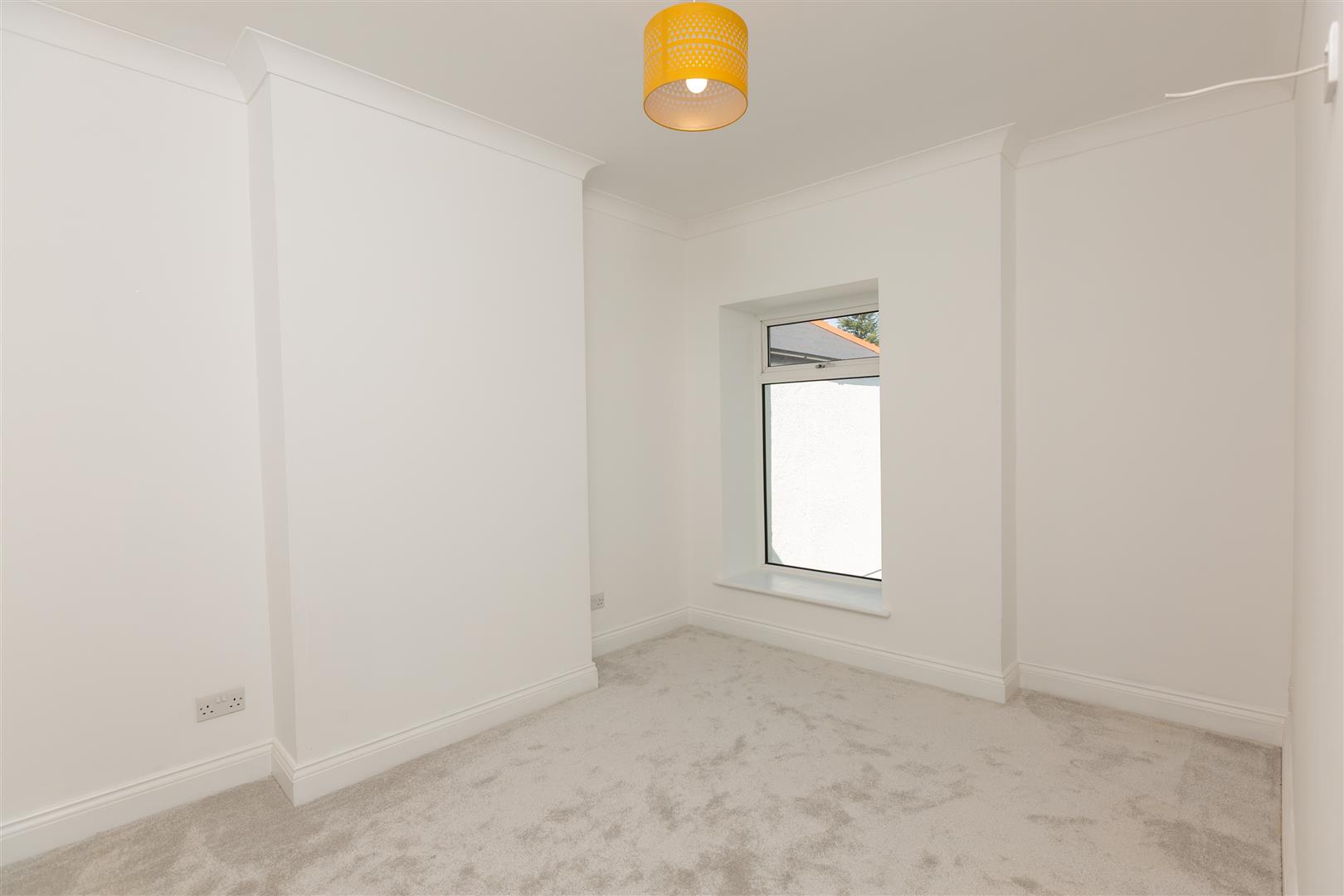 High Street, Clydach, Swansea, SA6 5LN